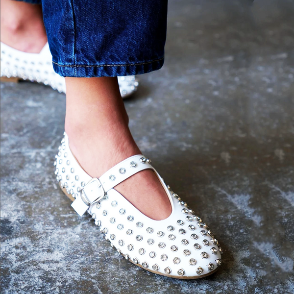 Ballerine plates avec une surface diamant rayée